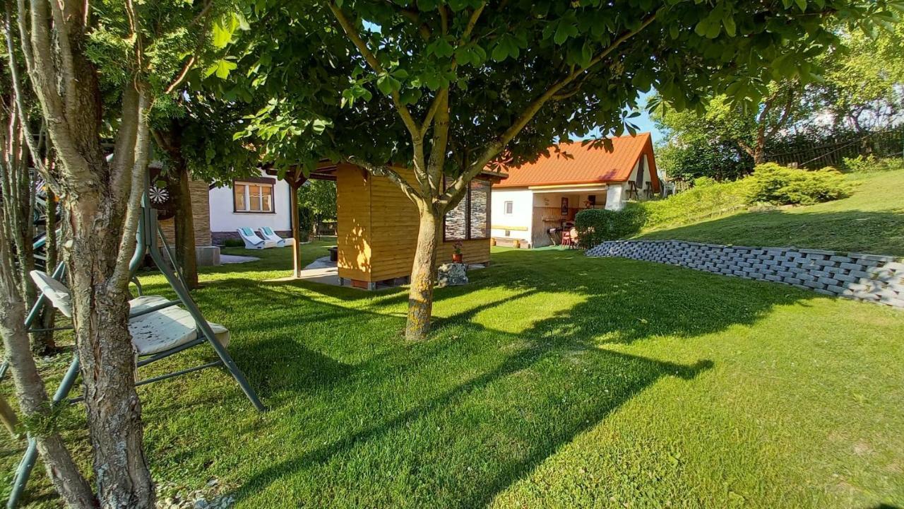 Vadaszles Vendeghaz Bukkszentmarton Buitenkant foto