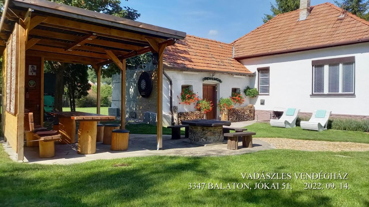 Vadaszles Vendeghaz Bukkszentmarton Buitenkant foto